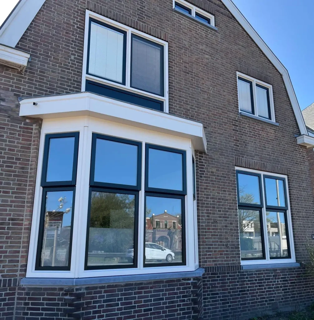 Kunststof kozijnen geplaatst door ADS Service in Voorburg